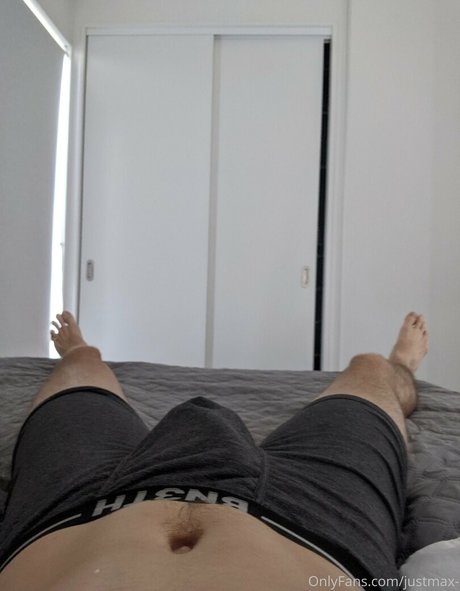 justmax_ erotic star img