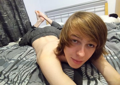 tomaaa pretty model img