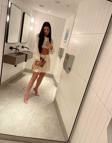 elleandspells pretty model gallery