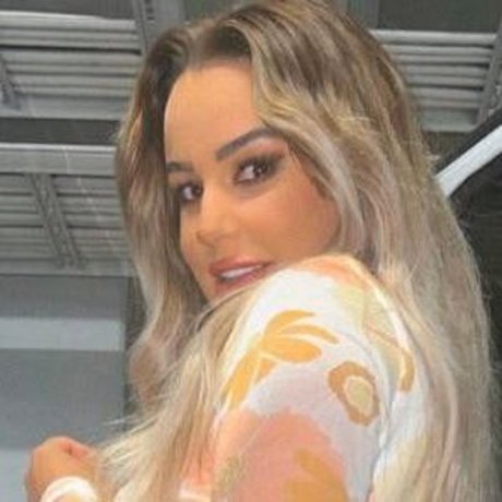 karinairby star exclusive photo