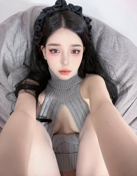 blonde handjob onlyfans erotic picture