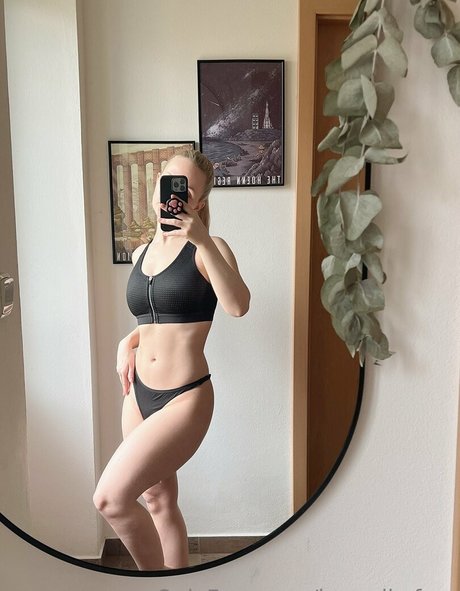 teen solo onlyfans beautiful naked images