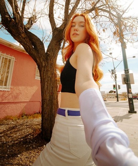 Ana Saia star beautiful image