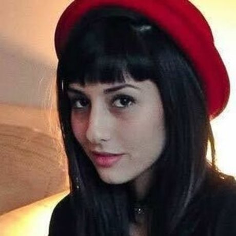 loanasand pretty pornstar image