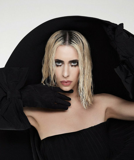 Hila Klein star art img