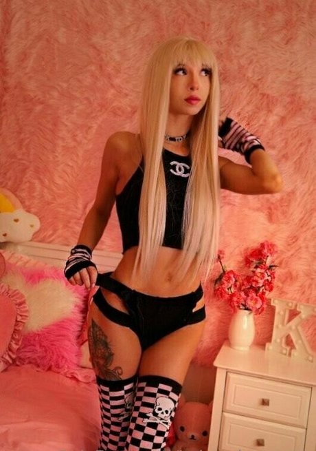 itskenziereeves nice actress image