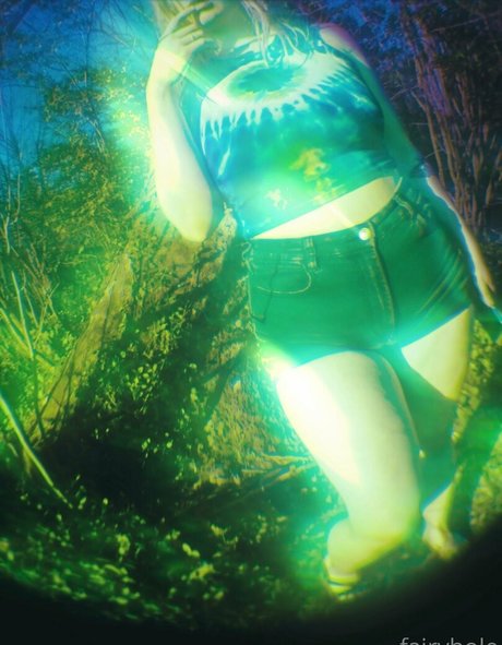 vibrosphere nude model pic