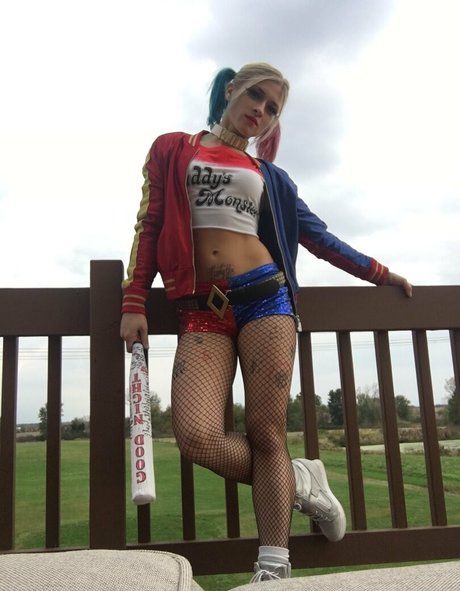 saraloverays pornstar nude photo