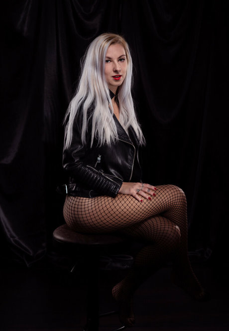 leavixx porn star pictures