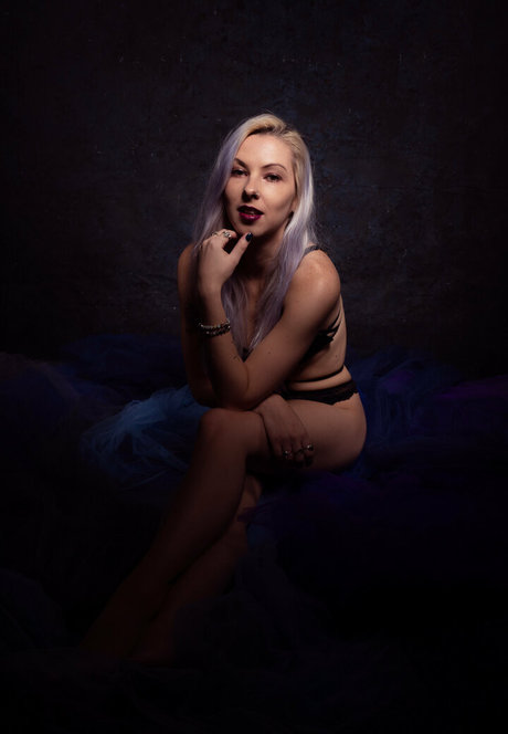 leavixx top actress images