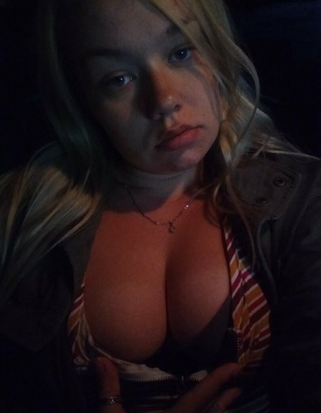 shortlittlebaby erotic model gallery