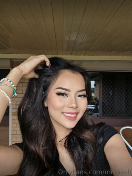 Mina Ash beautiful model picture