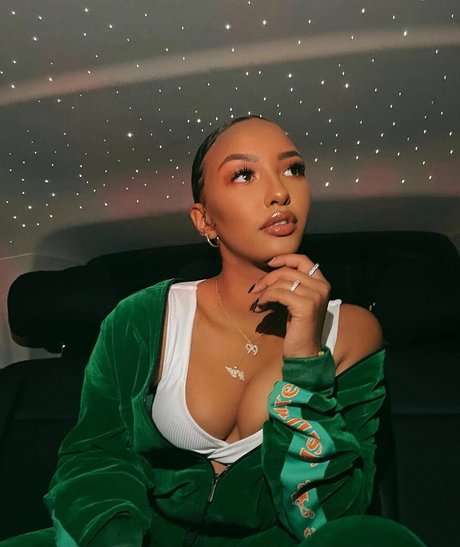 Naomi Schiff nude actress galleries