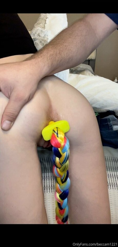 michigancutie model nude pictures