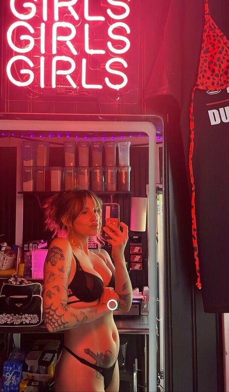 Josiexmoon model nude photos