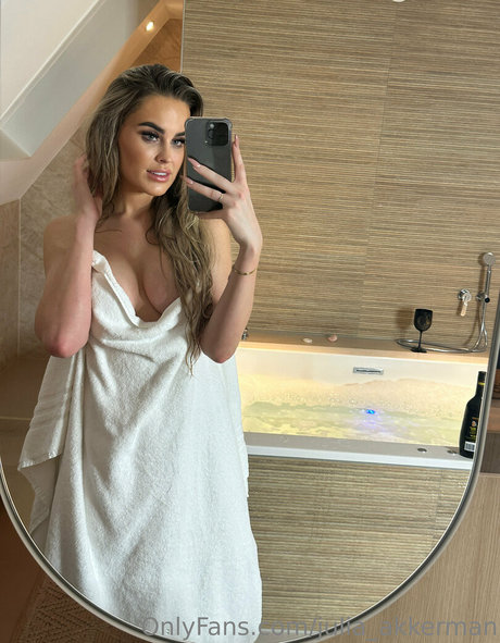 Julia Akkerman top pornstar pic