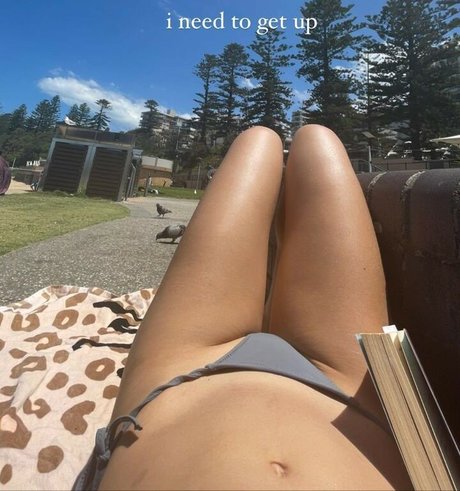 Imogen Russell pretty model photo