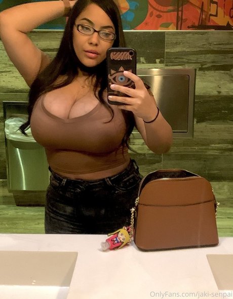 Jaki Senpai star adult photo