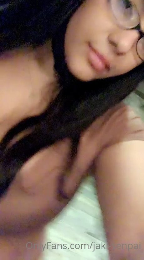 Jaki Senpai adult model archive