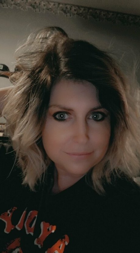 big tits mom onlyfans nudes image