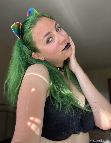 missjenfree model top photo