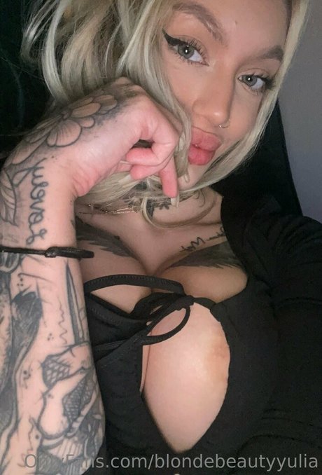 blondebeautyyulia star nude picture