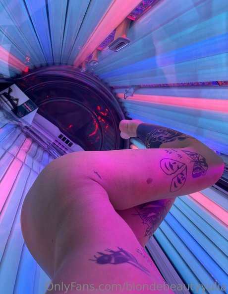 blondebeautyyulia top star pic