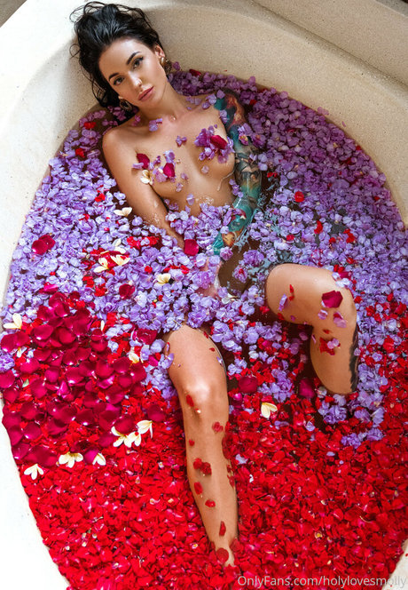 holylovesmolly perfect pornstar gallery