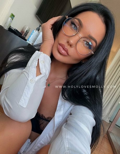 holylovesmolly star hot photos