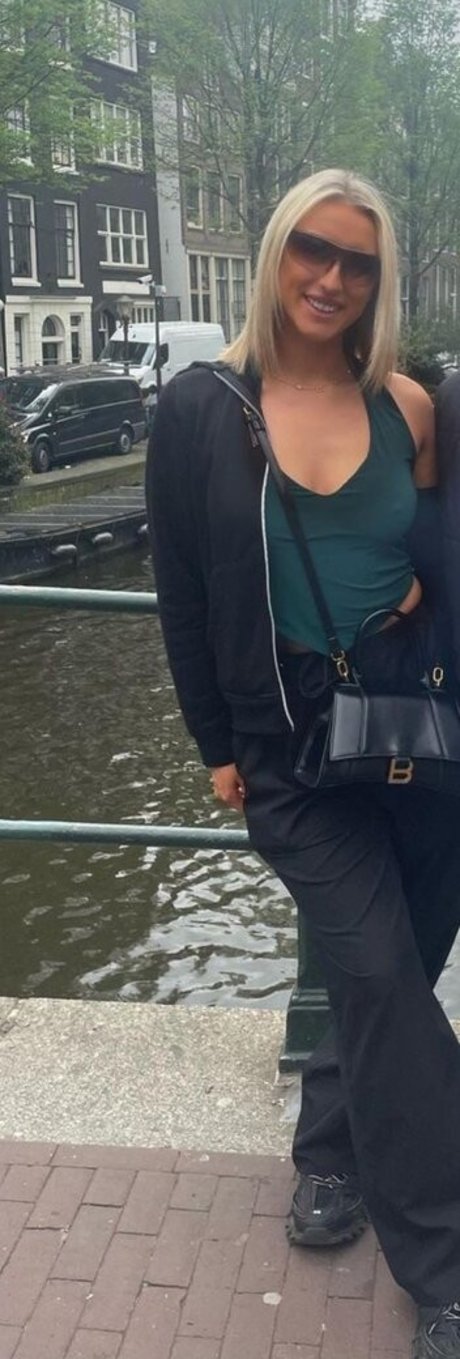 Lauren Day nude pornstar photos