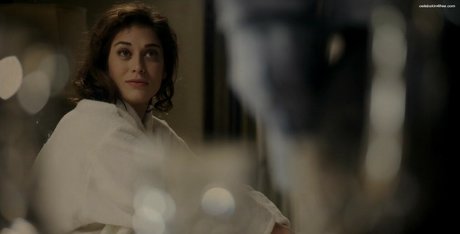 Lizzy Caplan free star galleries