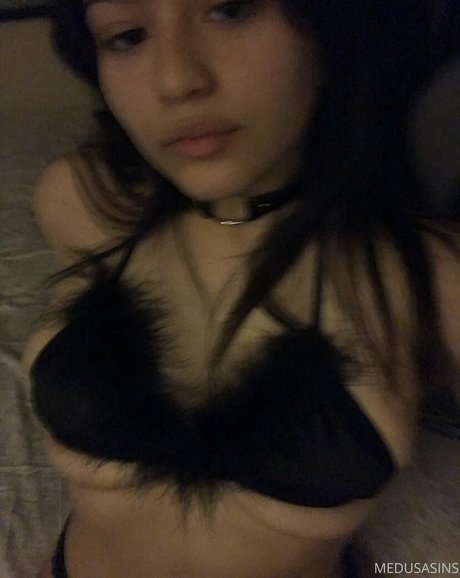 medusasins model erotic picture