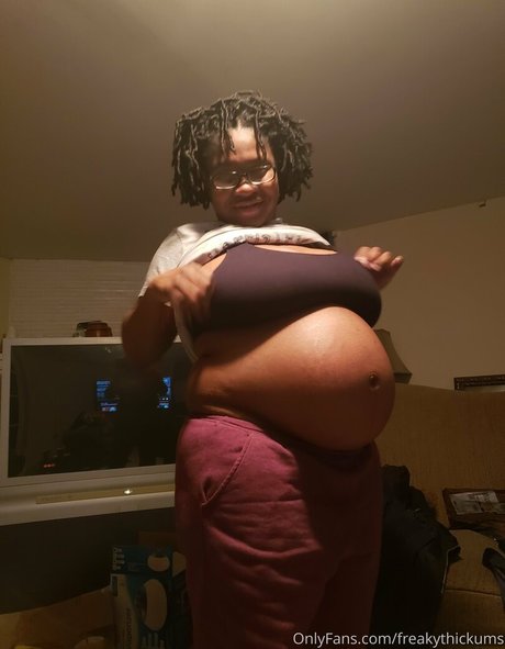 freakythickums sex model image