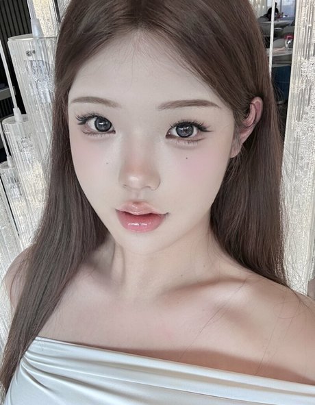 Yuzichucunqi erotic actress photo