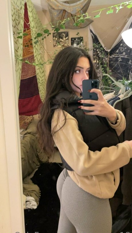 big tits brunette onlyfans exclusive photos