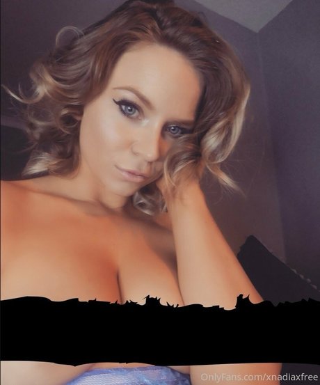 bigbootybritish nude model image