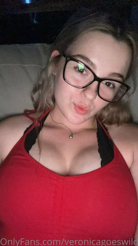 veronicagoeswild model hot picture