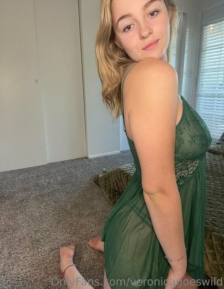 veronicagoeswild Photo Gallery