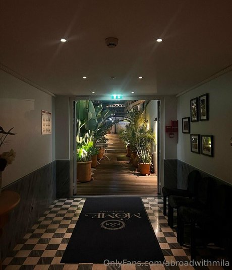 Abroadwithmila sexy pornstar image