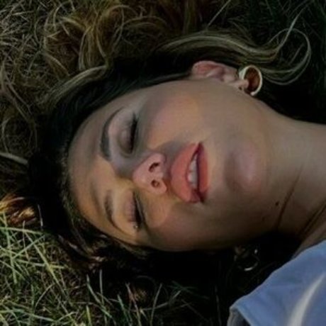 Abroadwithmila porn actress photo