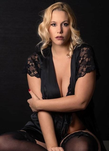 Jennifer Mazza sex model photo