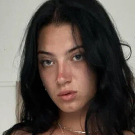 WildTigerClub erotic actress photo