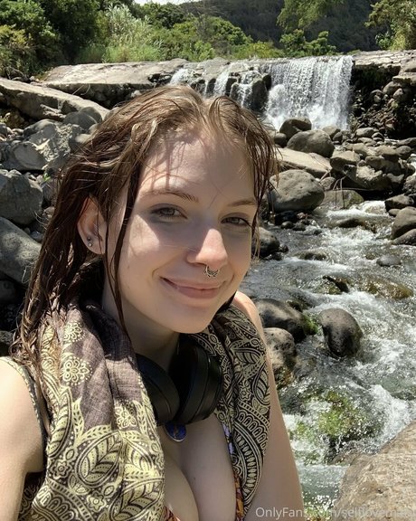 selflovesage pretty pornstar pic