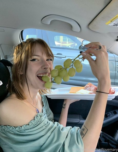 selflovesage model pornographic photos