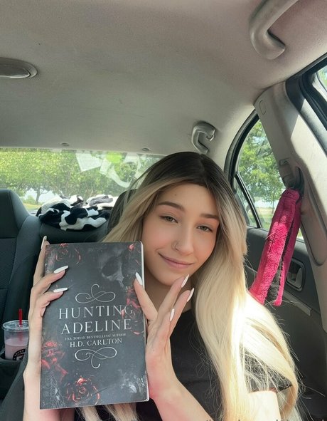 books withaeri model hd pics