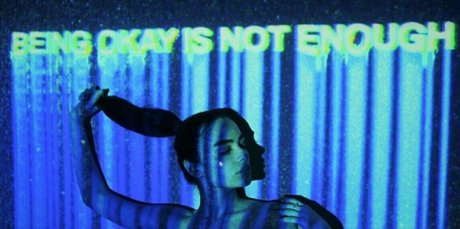 black roseeeeee nude actress photos