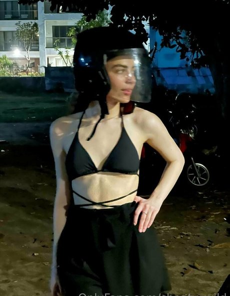 black roseeeeee model nudes image