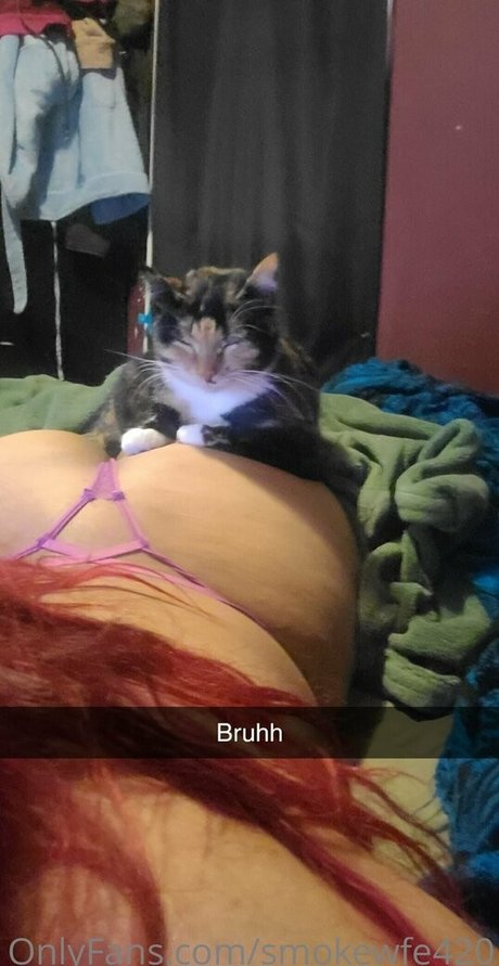 smokewfe420 naked pornstar pics