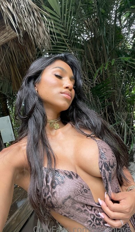 virginasanhousefree model top photos