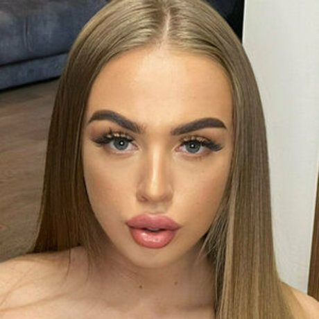 mel dolly model pornographic photo